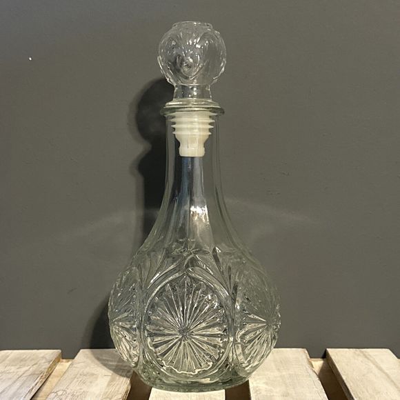 Vintage Anchor Hocking Medallion Pattern 9.5in Whiskey/Wine Decanter - Picture 2 of 7